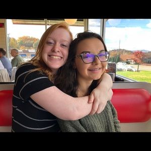 Meet your Posher, Makayla